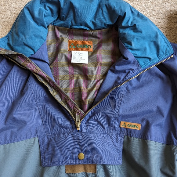 Gerry Small Pullover with Hooded Jacket - Picture 6 of 16